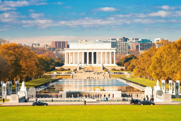 Nhà tưởng niệm Lincoln, một trong những biểu tượng nổi bật nhất của Washington D.C