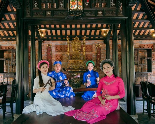 Nhà vườn An Hiên còn là nơi tổ chức các buổi biểu diễn ca Huế