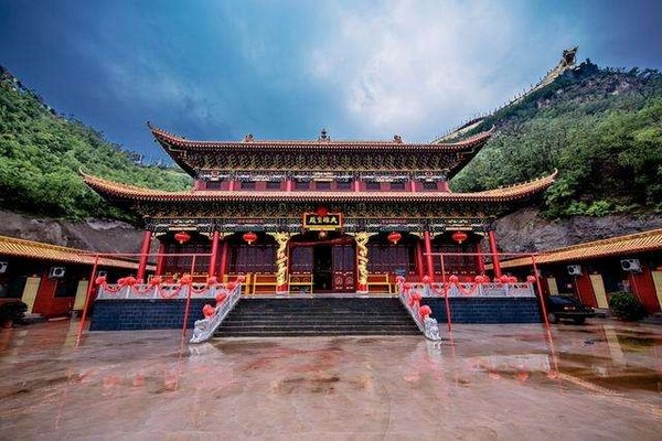 Hãy đến tham quan núi Tề Hà vào mùa Xuân ấm áp hoặc mùa thu mát mẻ