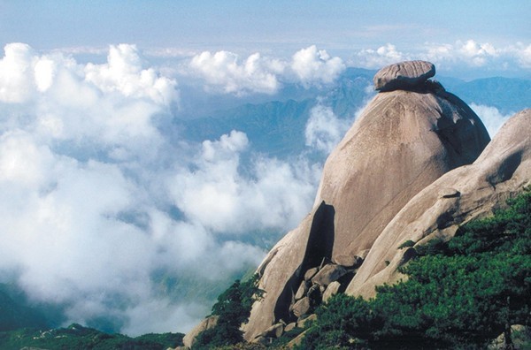 Thiên nhiên tại Phi Lai Phong hiện lên như một bức tranh thủy mặc sống động