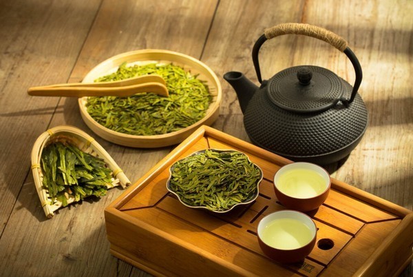 Đừng quên nếm thử trà Long Tỉnh nổi tiếng