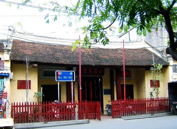 Đền Bạch Mã, một trong 