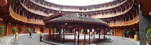 Phố cổ Lạc Đại (洛带古镇), tọa lạc tại Thành Đô – thủ phủ của tỉnh Tứ Xuyên