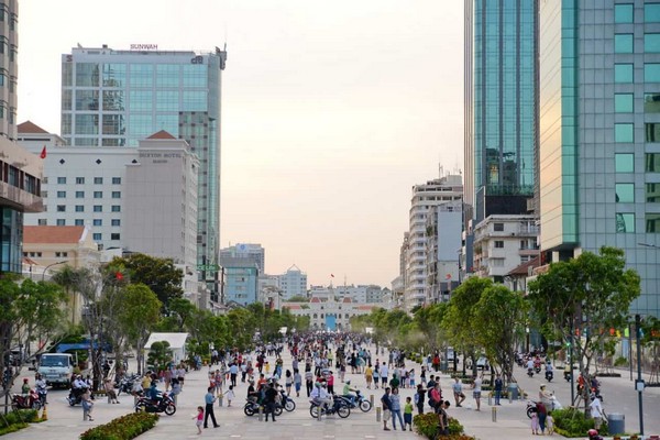 Du khách có thể lựa chọn nhiều phương tiện di chuyển đến tham quan