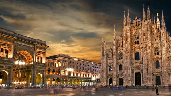 Nhà thờ chính tòa Milan là biểu tượng vĩ đại của kiến trúc Ý