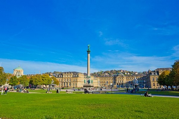 Quảng trường Schlossplatz, trái tim của Stuttgart