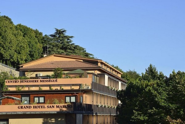 Kinh nghiệm đặt phòng và chi phí du lịch San Marino