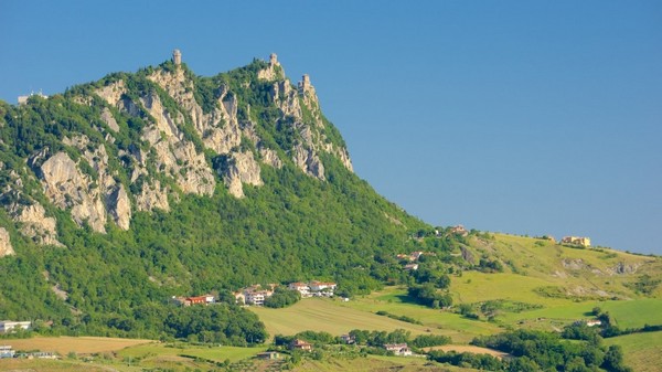 Từ đây, bạn có thể ngắm nhìn toàn cảnh San Marino