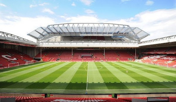 Sân vận động Anfield tại Liverpool là một điểm đến không thể bỏ qua.