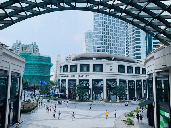 Cửa hàng tọa lạc tại trung tâm Thượng Hải