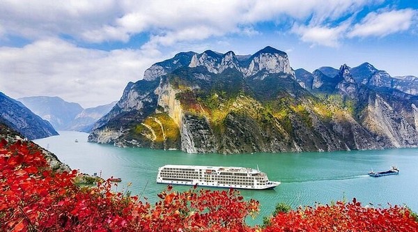 Tây Lăng Hiệp là một kỳ quan địa chất và lịch sử vĩ đại