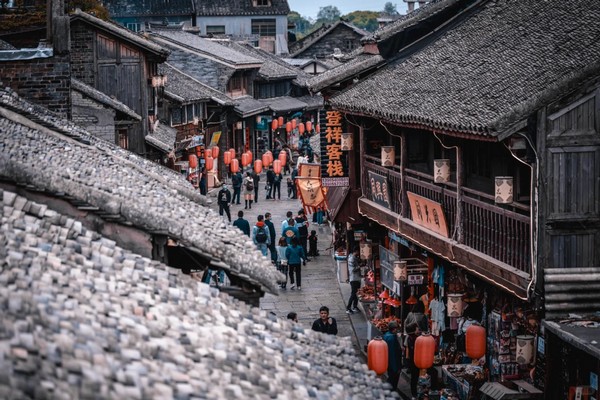 Du khách có nhiều lựa chọn di chuyển thuận tiện