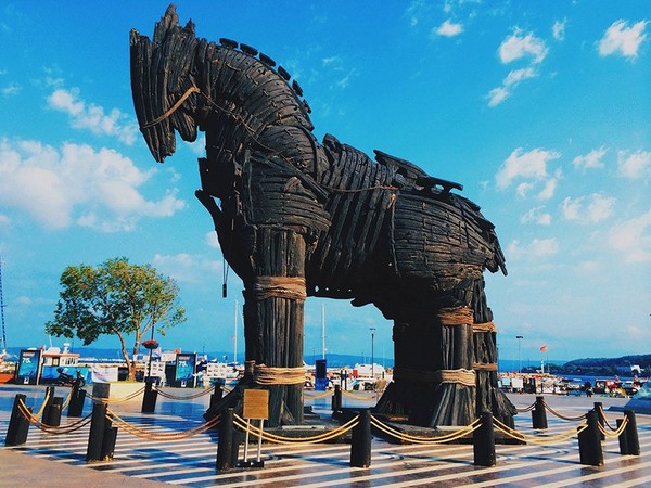 Con ngựa thành Troy phiên bản hiện đại, biểu tượng cho mưu kế táo bạo đã làm nên lịch sử