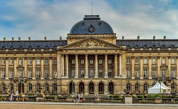 Cung điện Hoàng gia Brussels là một biểu tượng của chế độ quân chủ lập hiến Bỉ