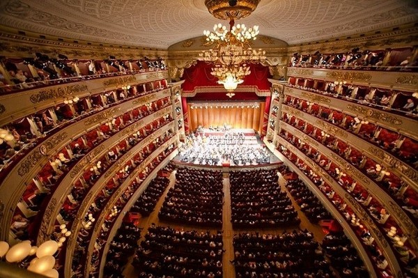 La Scala là nơi quy tụ của nhiều nghệ sĩ tài năng và các buổi biểu diễn đỉnh cao