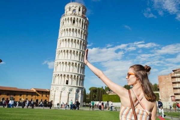 Tháp nghiêng Pisa được biết đến là biểu tượng du lịch đầy tự hào của Thành phố Pisa