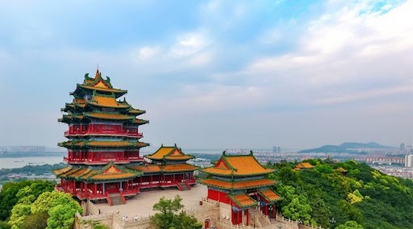 Tháp Nhạc Giang: Chứng Nhân Lịch Sử và Biểu Tượng Văn Hóa Giang Nam