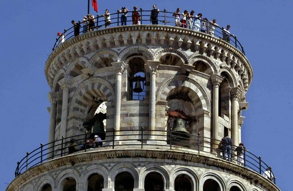 Để đến Tháp Nghiêng Pisa, du khách nên khởi hành từ thành phố Florence