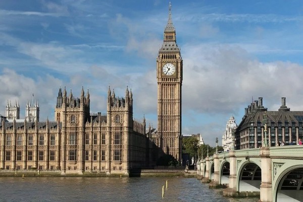 Tháp Đồng hồ Big Ben, một trong những biểu tượng nổi tiếng nhất của nước Anh