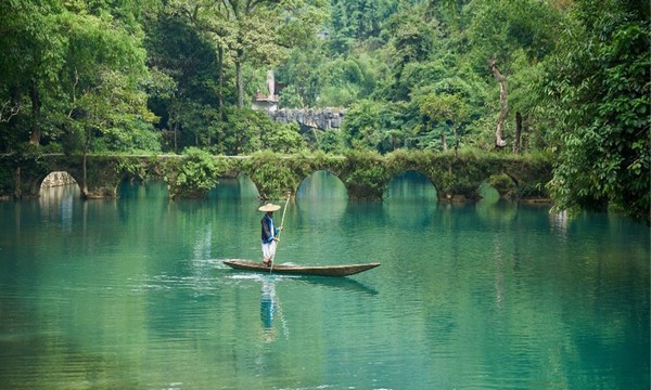 Tiểu Thất Khổng Quý Châu: Khám Phá Xứ Sở Thần Tiên Nổi Tiếng