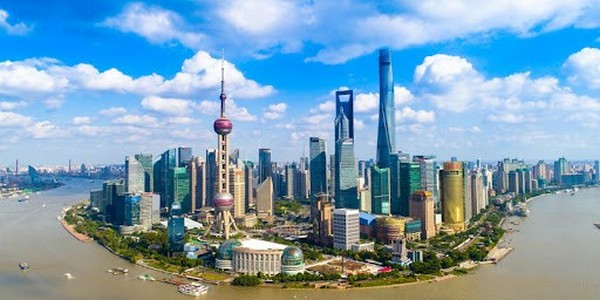 Du khách có thể di chuyển thuận tiện bằng các phương tiện công cộng