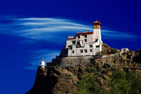 Tsedang sở hữu vị trí địa lý chiến lược