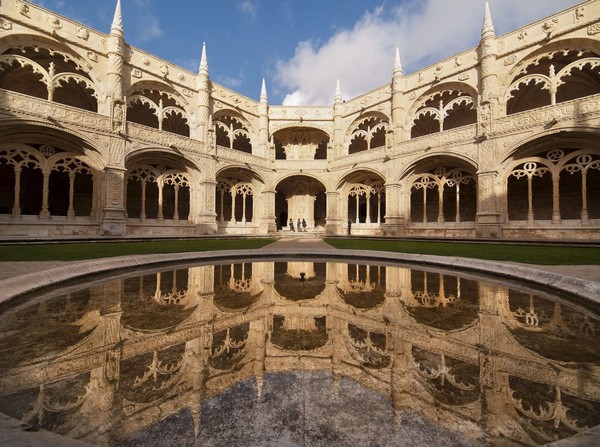 Tu viện Jeronimos mang đến một không gian yên bình và tĩnh lặng hiếm có