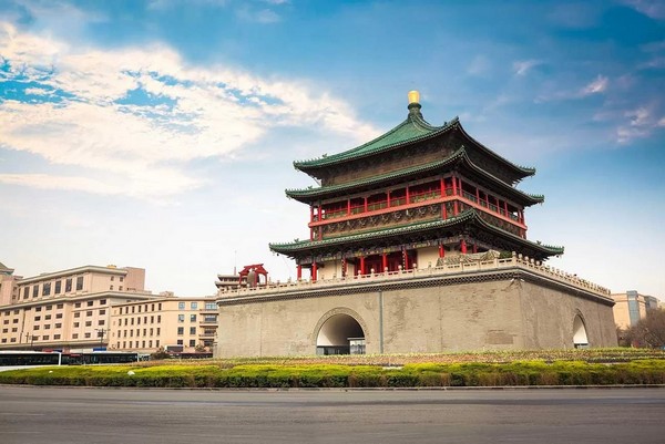 Tường thành Tây An sừng sững, mỗi năm thu hút hàng triệu du khách thập phương
