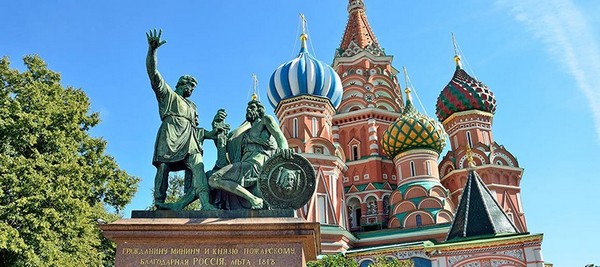 Tượng đài được kiến tạo bởi nhà điêu khắc tài ba Ivan Martos