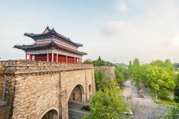 Mỗi một đoạn tường thành đều mang những đặc điểm riêng biệt