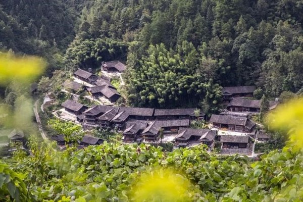 Khu thắng cảnh Bành Gia Trại nổi bật kiêu hãnh với cảnh quan thiên nhiên ngút ngàn
