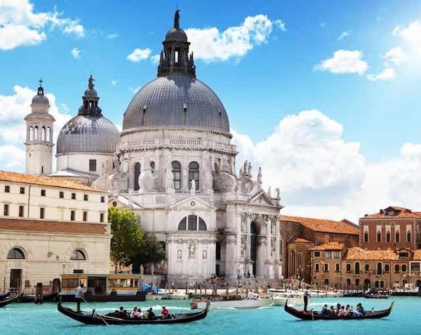Vương cung thánh đường Santa Maria della Salute là một kiệt tác kiến trúc Baroque