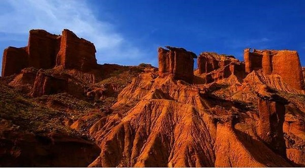 Wensu Grand Canyon cách trung tâm huyện khoảng 80 km