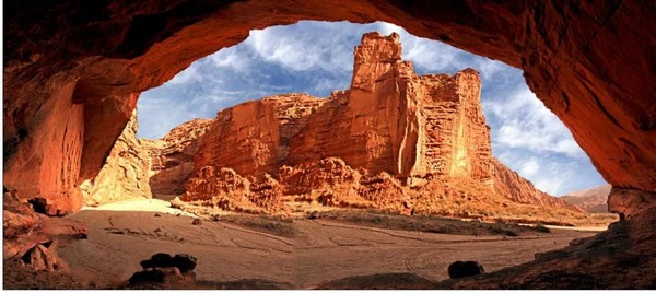 Địa hình Danxia và Yardang tạo nên một bức tranh phối màu hoàn hảo