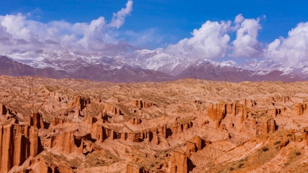 Các lối đi bộ, đài quan sát và biển chỉ dẫn được thiết kế tinh tế