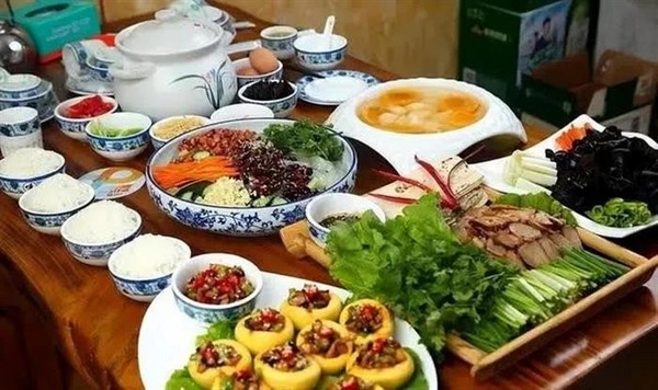 Ẩm Thực Đông Bắc Trung Quốc: Hành Trình Khám Phá Hương Vị Đặc Sắc Mê Hoặc Lữ Khách