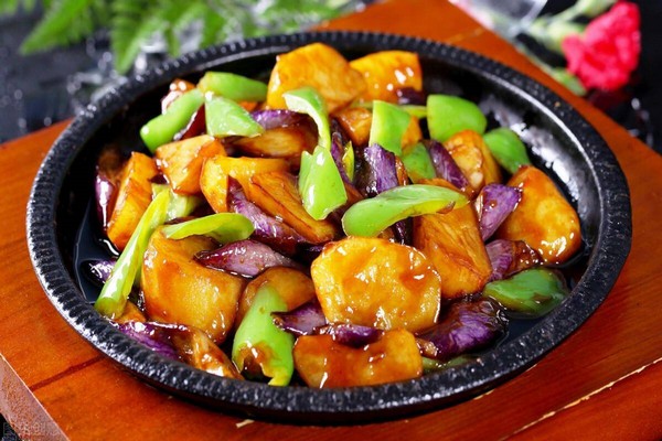 Món ăn chế biến đơn giản nhưng vẫn giữ được độ giòn tự nhiên và hương vị thanh mát