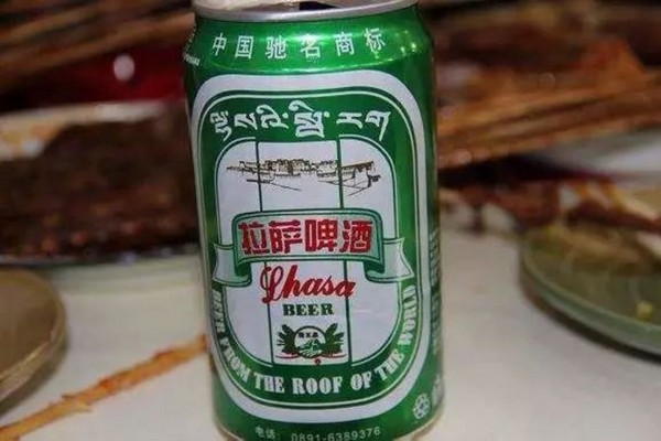 Bia Lhasa, sản xuất từ lúa mạch Qingke và nguồn nước suối trong lành từ dãy Himalaya