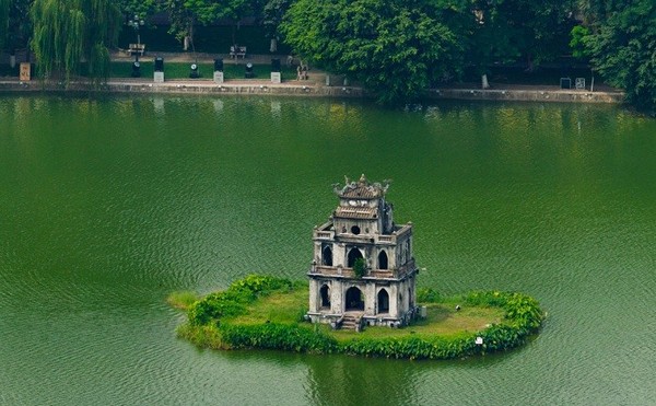 Hồ Hoàn Kiếm là biểu tượng văn hóa và lịch sử trường tồn của thủ đô Hà Nội