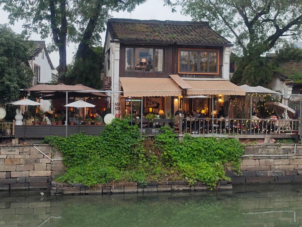 Khám Phá Phố Xiaohezhi Hàng Châu: Thiên Đường Ẩm Thực và Văn Hóa Độc Đáo