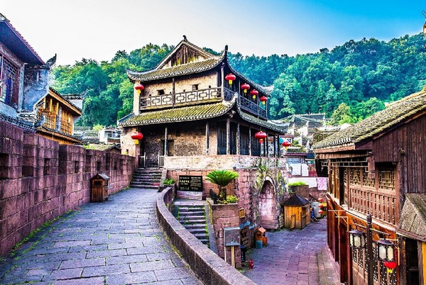 Khám phá Bắc Môn Cổ Thành – Dấu tích ngàn năm tại trấn Phượng Hoàng