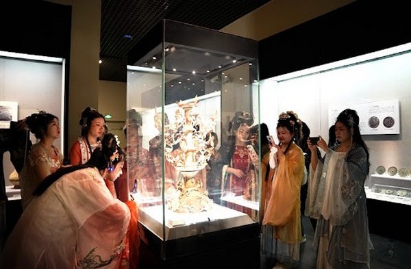 Không gian nội thất của Bảo tàng Lạc Dương áp dụng triết lý thiết kế 