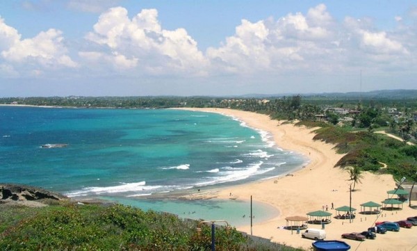 Biển Trà Cổ Móng Cái – Vẻ Đẹp Hoang Sơ & Hành Trình Xuyên Biên Giới