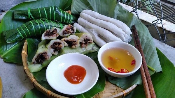 Bánh răng bừa có vỏ làm từ bột gạo tẻ, nhân thịt lợn và mộc nhĩ