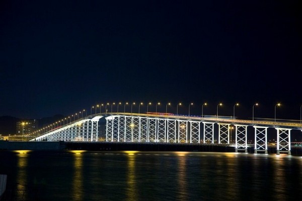 Cầu Taipa về đêm