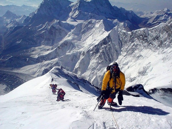 Thời điểm đẹp nhất để chinh phục đỉnh núi Everest là mùa xuân và mùa thu