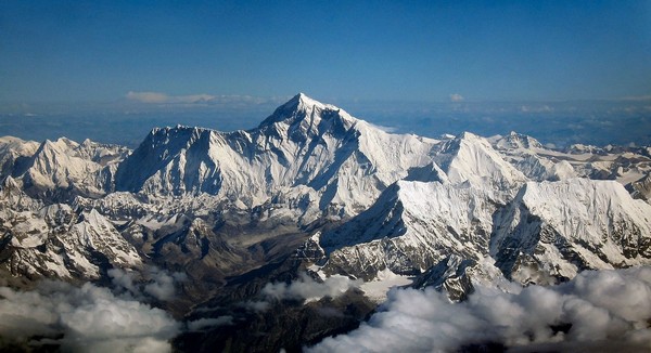Được đắm mình trong không gian thiên nhiên hùng vĩ từ đỉnh núi Everest