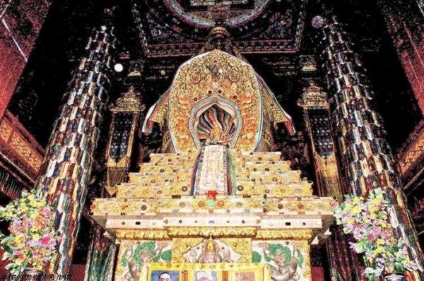 Du khách sẽ có cơ hội hiếm có để tham gia vào các buổi lễ cầu nguyện thiêng liêng