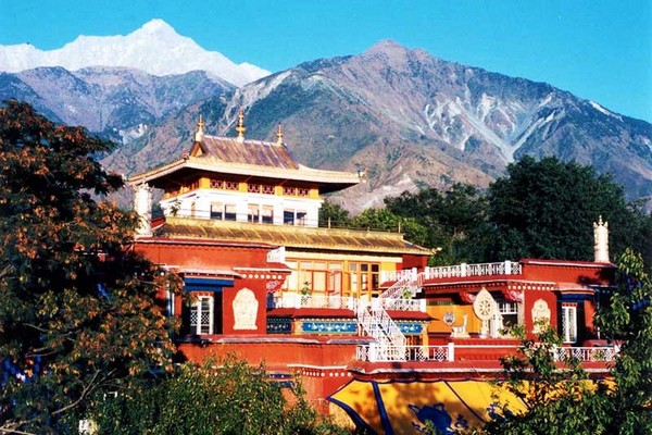 Cung điện Norbulingka mang đến không gian thư thái, yên bình