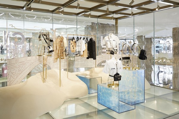 Đại lộ Champs-Élysées mang đến cho bạn vô số lựa chọn xa xỉ